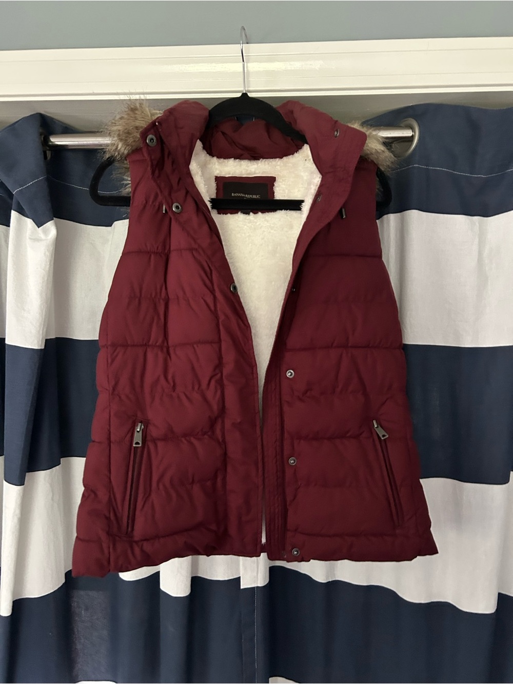 Banana Republic Quilted Hooded Puffer Vest - Burgundy